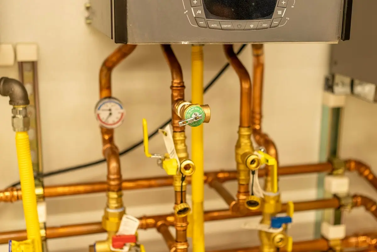 Licensed technician providing Sewer Cleanout for a homeowner in Alabaster